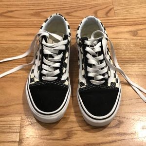 Checkered Vans 7.5